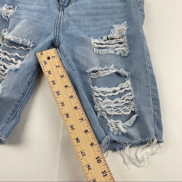 Simple Society Jean Shorts Womens Size 7/28 Distressed Blue Denim - Picture 8 of 9